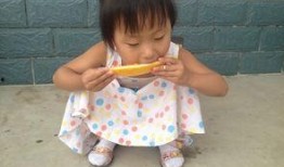 网红吃瓜婴儿是谁啊,网络红人背后的萌娃故事