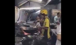快递员爆料炒菜视频大全,揭秘快递小哥的厨艺江湖